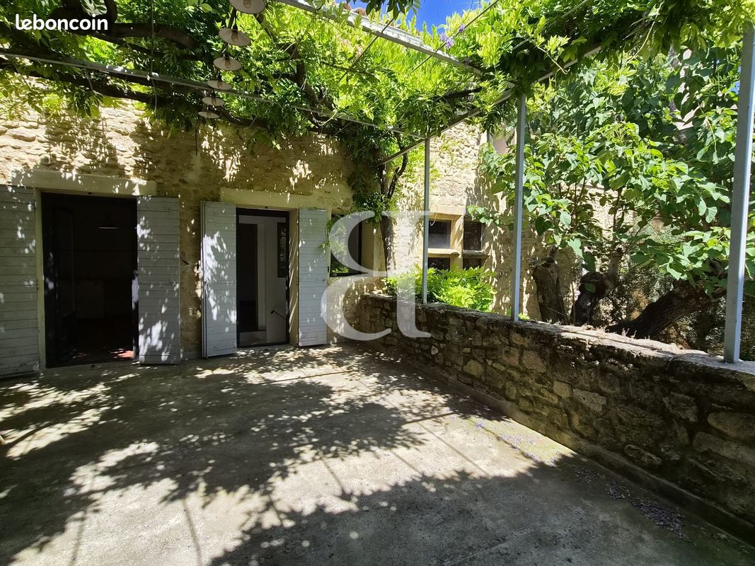 Maison 9 pièces 233 m² · à Courthézon · 233 m² · 387 000 €
