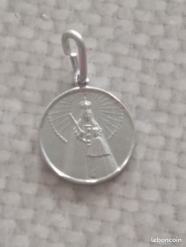Pendentif (image 1)