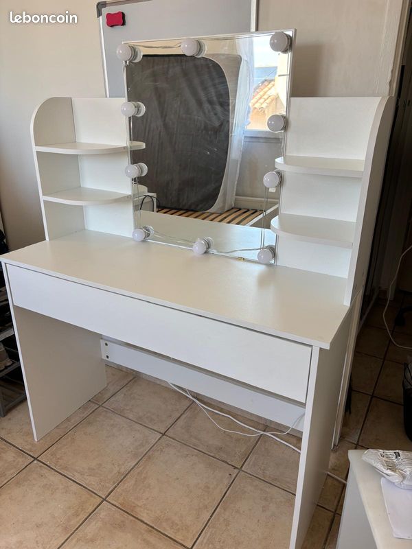 Coiffeuse avec miroir (image 1)