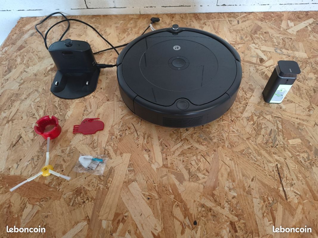Aspirateur robot iRobot Roomba 692 + accessoires (image 1)
