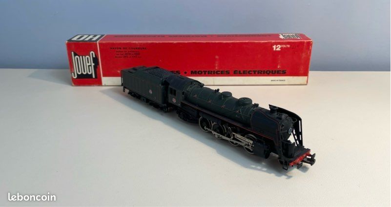 LOCO VAPEUR 141 R CHARBON REF. 8272 + Une locomotive modèle CC40101