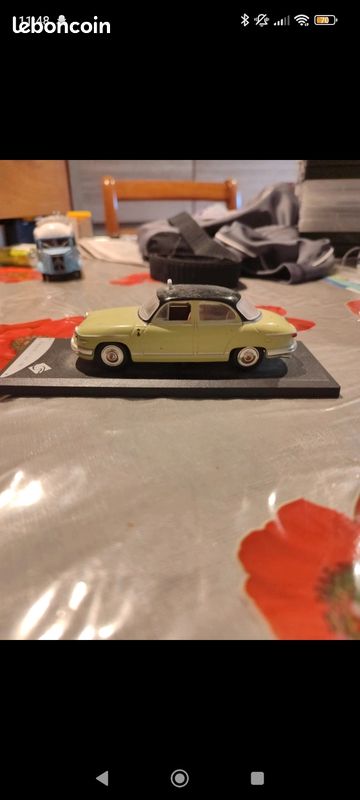 Voiture de collection Panhard PL 17 taxi 1961 (image 1)
