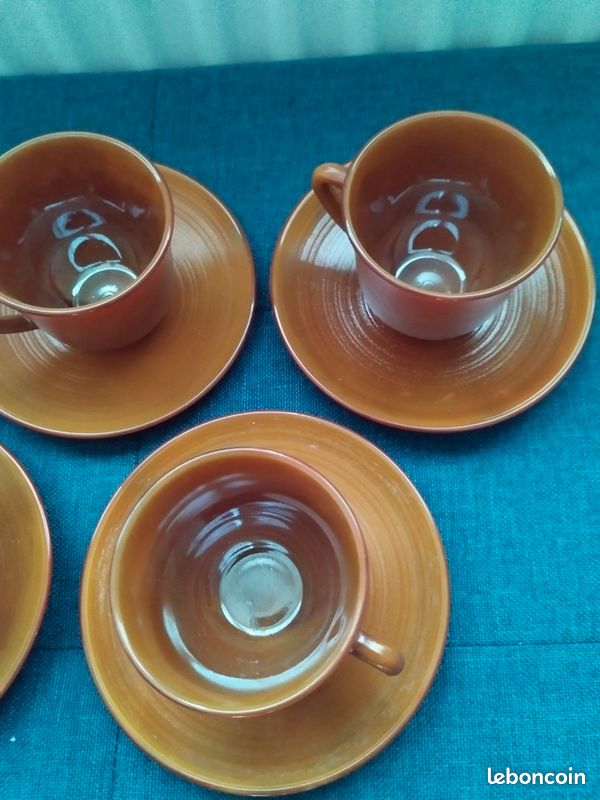 Grand Plat Arcopal Volcan – Modèle Épis – Diamètre 27,5 Cm – Vintage Neuf Avec Étiquette