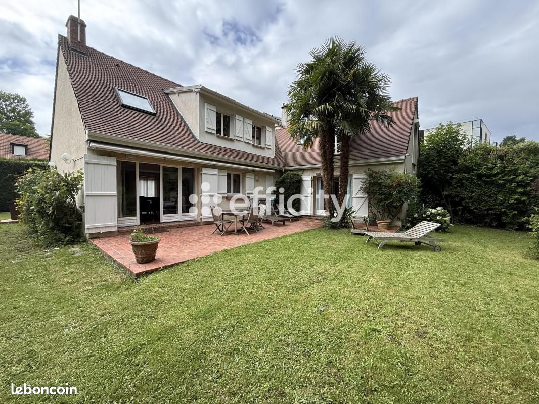 Maison 8 pièces 175 m² · à Jouy-en-Josas · 175 m² · 895 000 €
