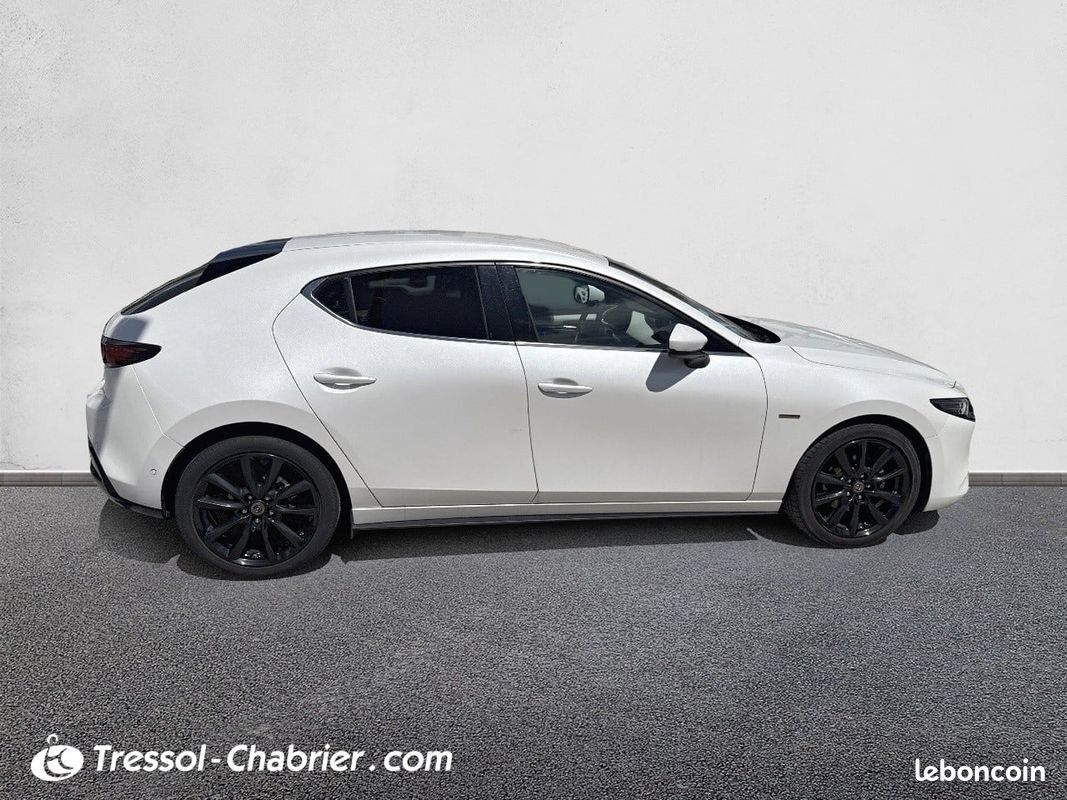MAZDA Mazda3 5 portes 2.0L SKYACTIV-X M Hybrid 180 ch BVM6 100eme Anniversaire (image 6)