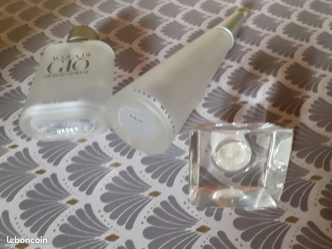 3 objets en verre dont 2 vaporisateurs (image 2)