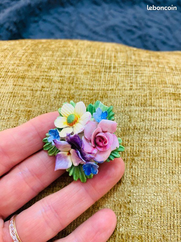 Broche paon II multicolore - Achat / Vente broche Broche paon II multicolore Doré Broche paon II multicolore - Achat / Vente broche Broche paon II multicolore Doré