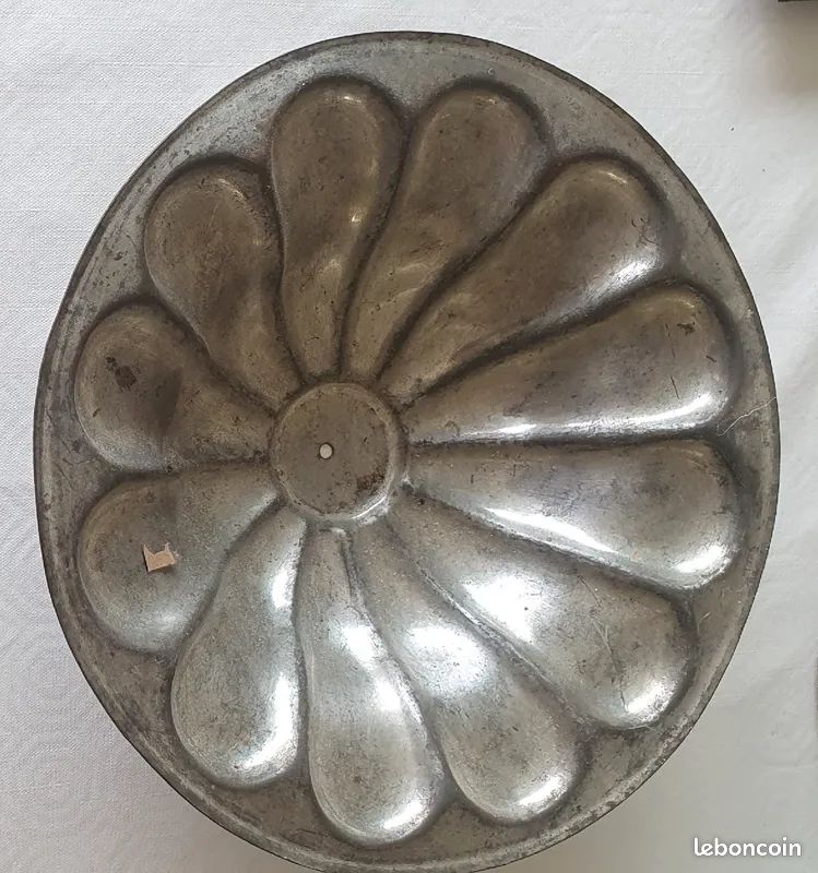Ancien Moule à Gâteau En Fer – Diamètre 14 Cm, Vintage, Occasion