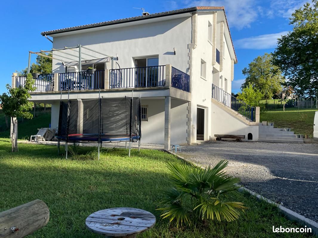 Maison 9 pièces 167 m² - Urcuit 64990 (image principale 0)