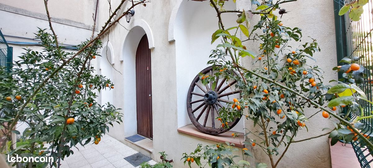 Maison 6 pièces 208 m² · à Marseille · 208 m² · 800 000 €