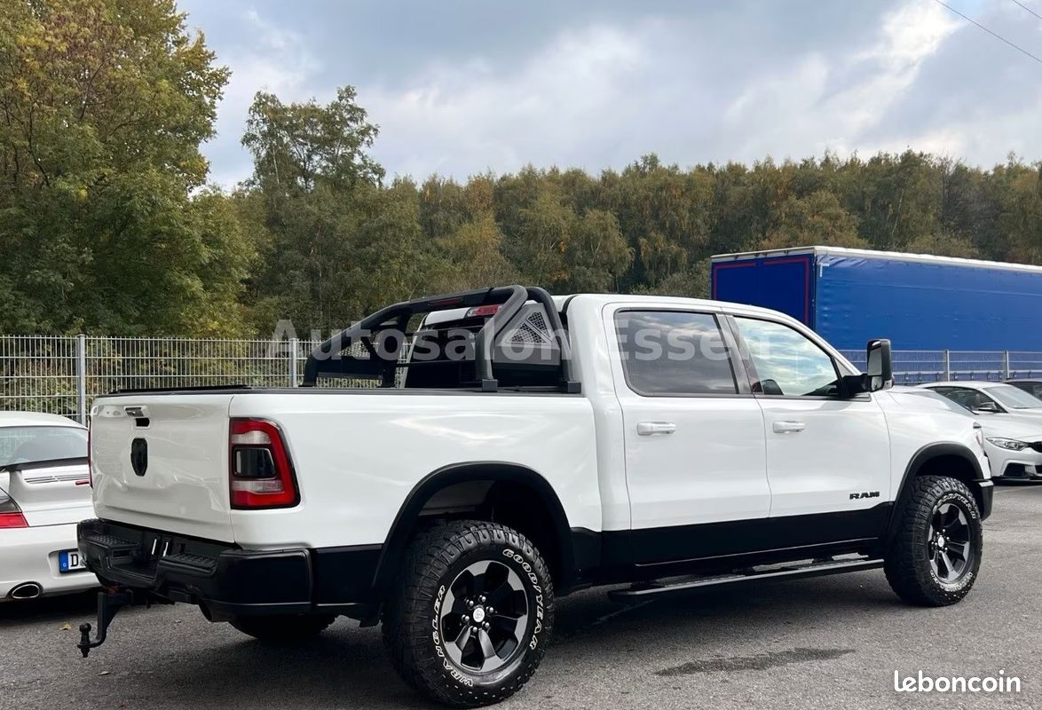 Dodge RAM 1500 Rebel 5.7 HEMI V8 401 ch 4x4 – Harman Kardon – CarPlay – Suspensions pneumatiques (image 6)