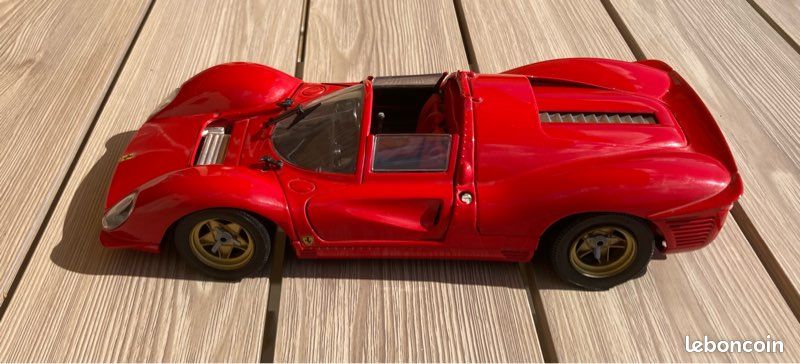 Ferrari 330 P4 #33 Jaune échelle 1/18 - UH, Sans Boîte, état Correct (A1)