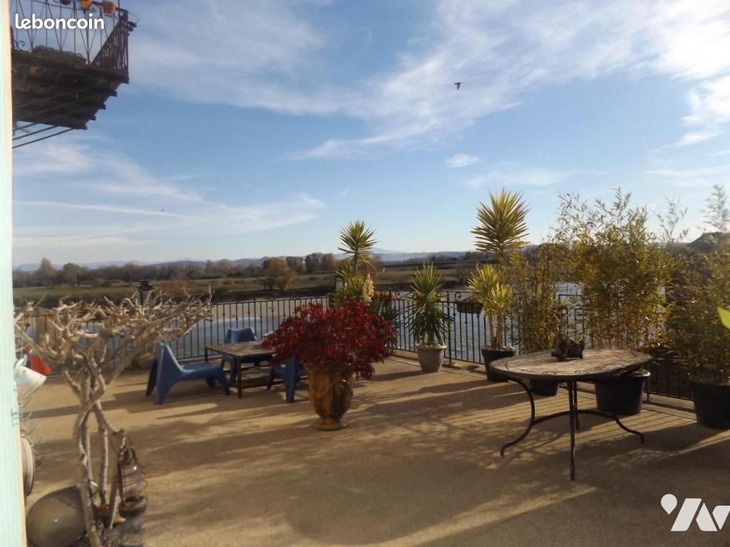 Immeuble 371 m² · à Pont-Saint-Esprit · 371 m² · 468 000 €