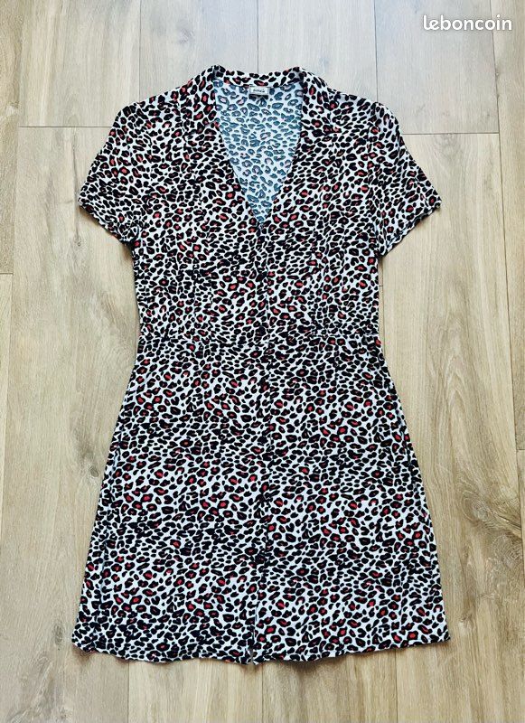 Robe léopard rouge et noir (image 1)