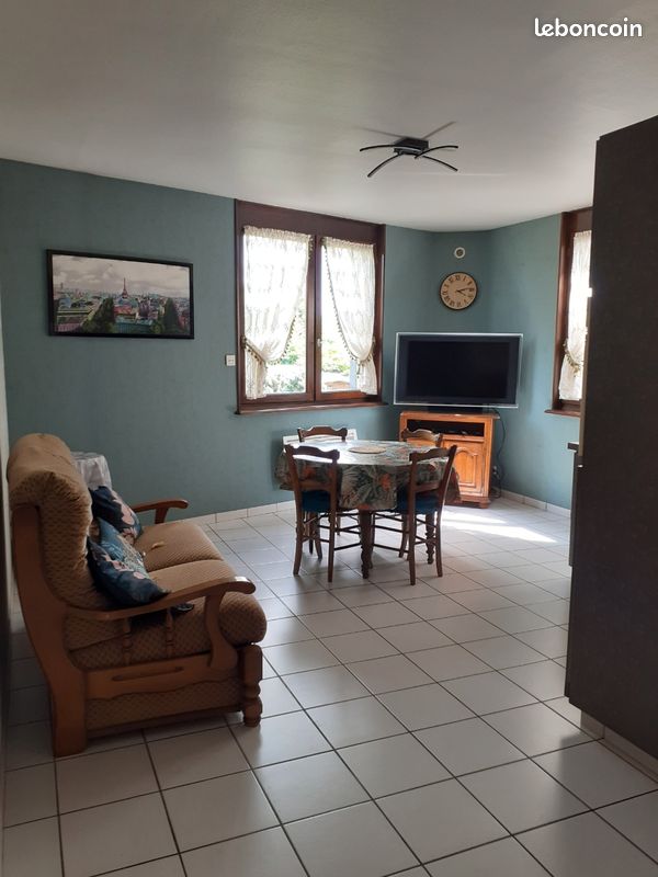 A louer petite maison à Mauriac Cantal 15 · à Le Vigean · 470 €