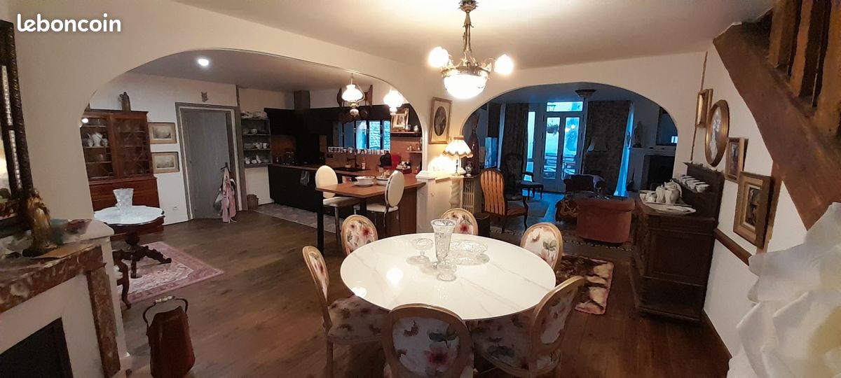 Maison 7 pièces 192 m² · à Saint-Germain-Lembron · 192 m² · 220 000 €