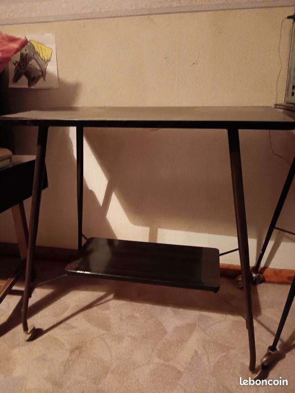 Table (image 1)