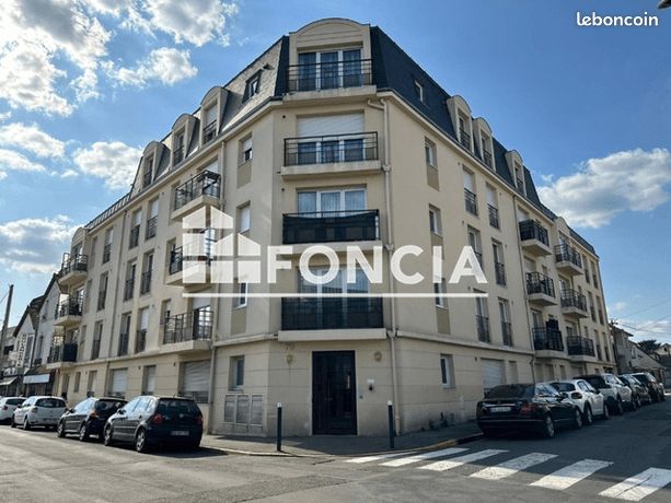 https://img.leboncoin.fr/api/v1/lbcpb1/images/7d/4a/4c/7d4a4ce7999337291d24dd0f0638cb07caa3916f.jpg?rule=ad-image