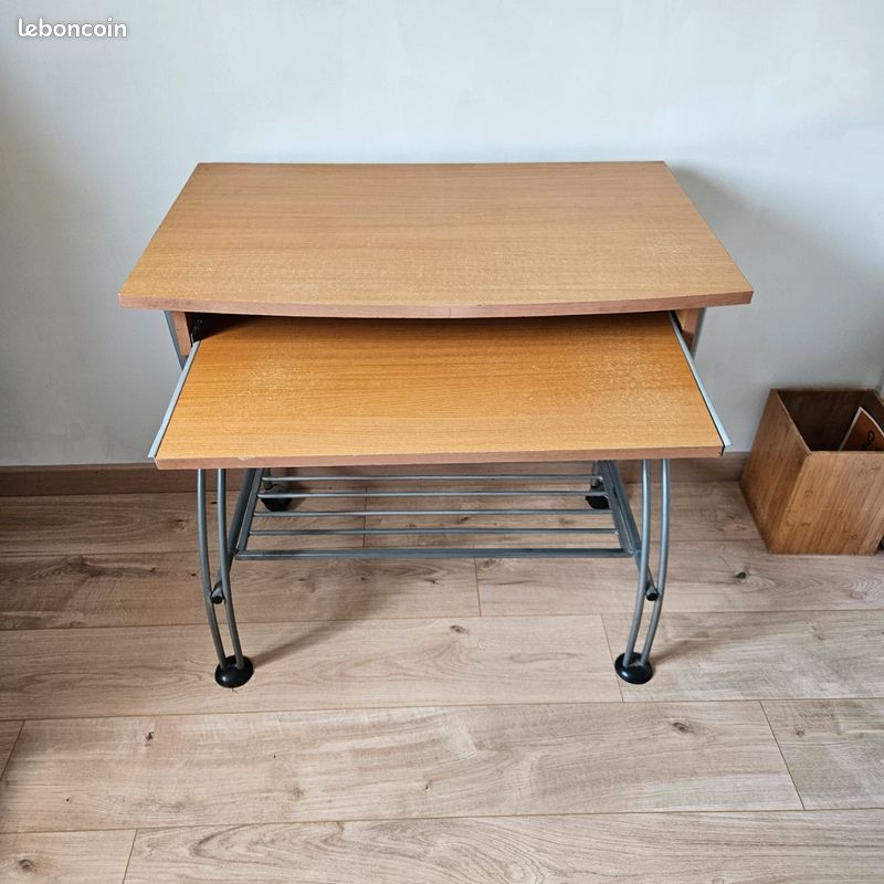 Bureau (image 1)