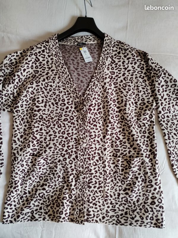 Superbe cardigan Undiz neuf Vêtements