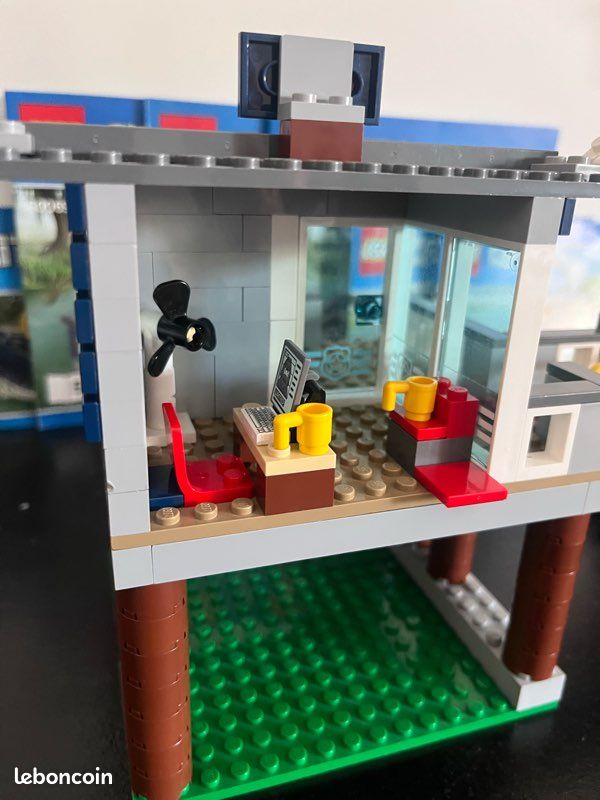 LEGO City 60069 (image 8)