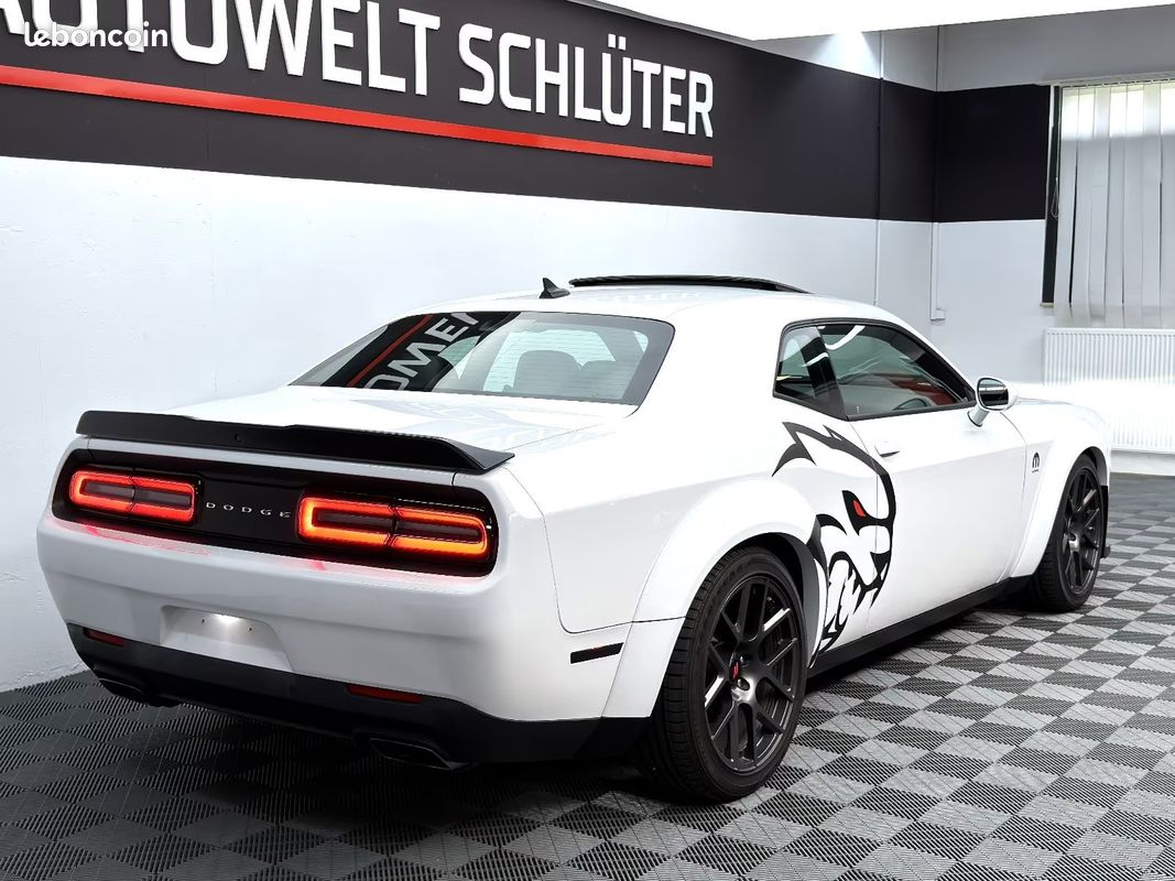 Dodge CHALLENGER SRT 392 Widebody 6.4 HEMI V8 492 ch BVA8 – Shaker – Alpine – Widebody (image 3)