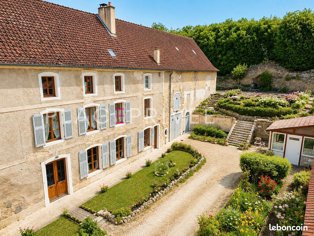 Maison 7 pièces 230 m² · à Gondrecourt-le-Château · 230 m² · 270 000 €