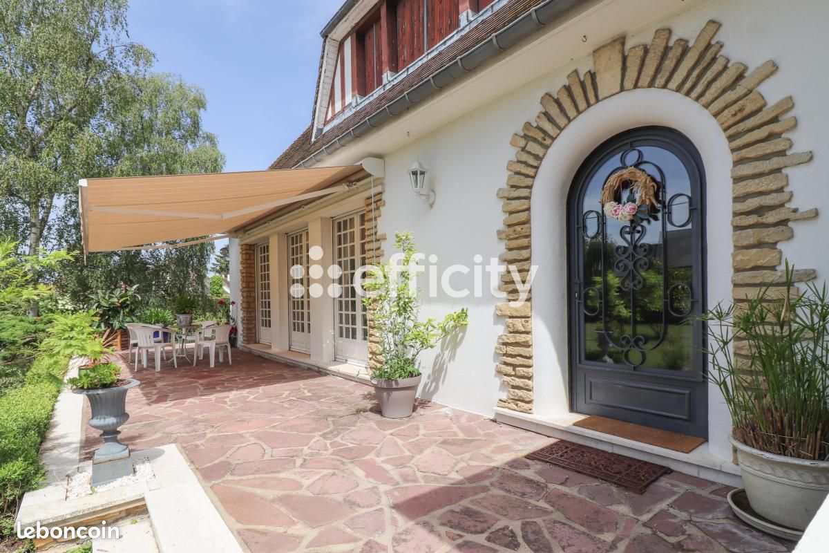 Maison 8 pièces 224 m² · à Conches-en-Ouche · 224 m² · 399 000 €