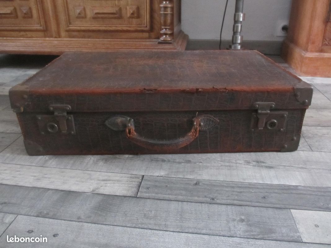 Ancienne valise en cuir effet crocodile (image 5)