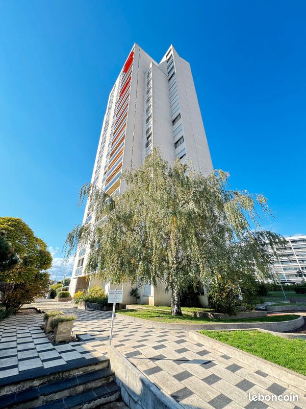 Appartement 2 pièces 57 m² · à Roanne · 57 m² · 86 000 €