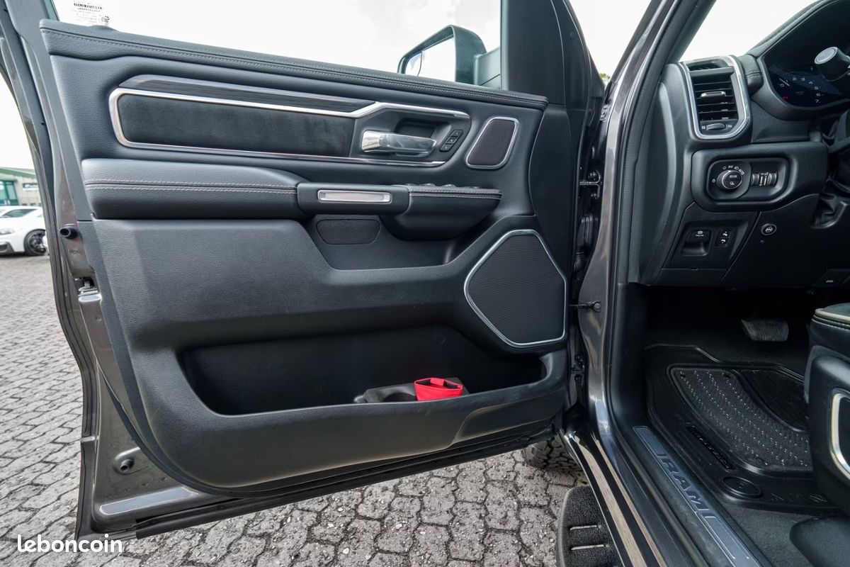 Dodge RAM 1500 Laramie eTorque GPL 5.7 V8 HEMI 401 ch 4x4 – Harman Kardon – Pano – 360° (image 37)
