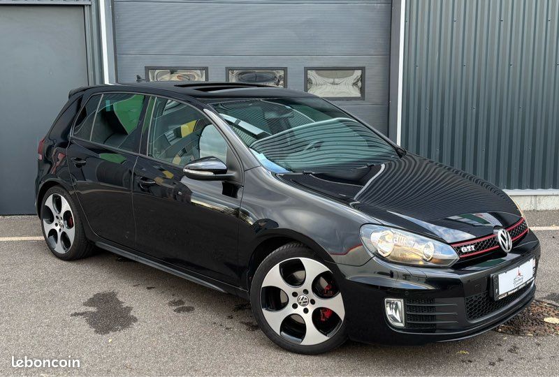 Volkswagen Golf GTI VI TSI 210 ch – DSG – TOIT OUVRANT – GPS