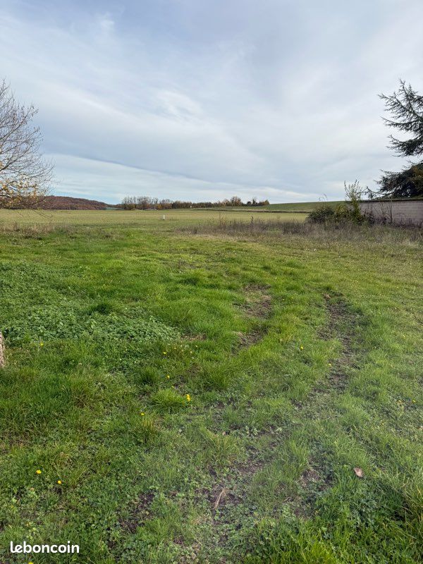 Vend beau terrain constructible · à Fontaine-la-Gaillarde · 47 500 €
