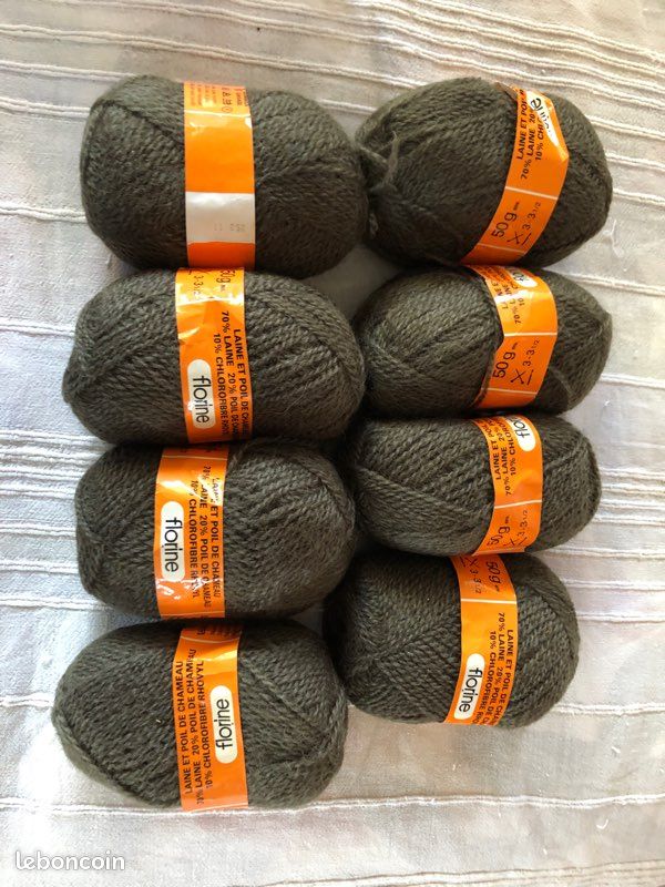 Lot 8 pelotes de laine kaki (image 1)