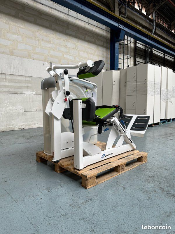 Banc press Nautilus machine pliable bas jambe pièces nivellement pied