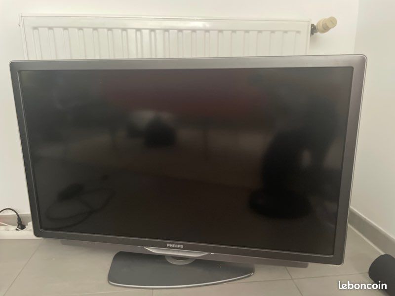 TV Philips ambilight117cm 46 pouces 46pfl9705h/12 (image 1)