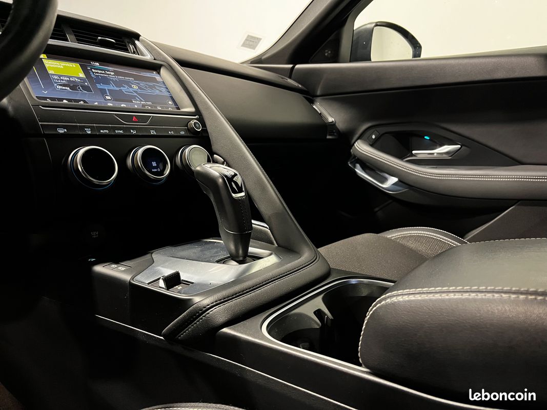JAGUAR E Pace 2.0 D R-Dynamique 150 Cv (image 15)