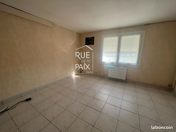 https://img.leboncoin.fr/api/v1/lbcpb1/images/7d/5d/1e/7d5d1e51a62937350b91142ec9ba46373f6e8676.jpg?rule=ad-image