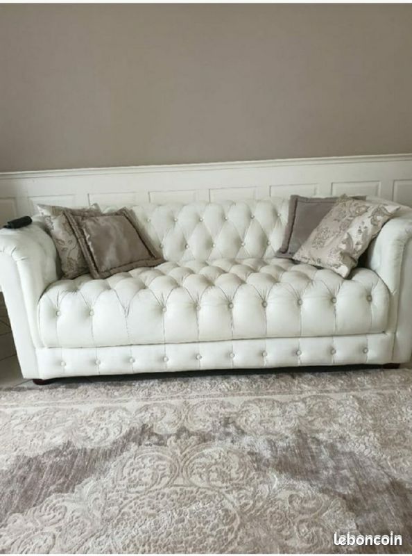 Canapé chesterfield blanc cassé (image 3)