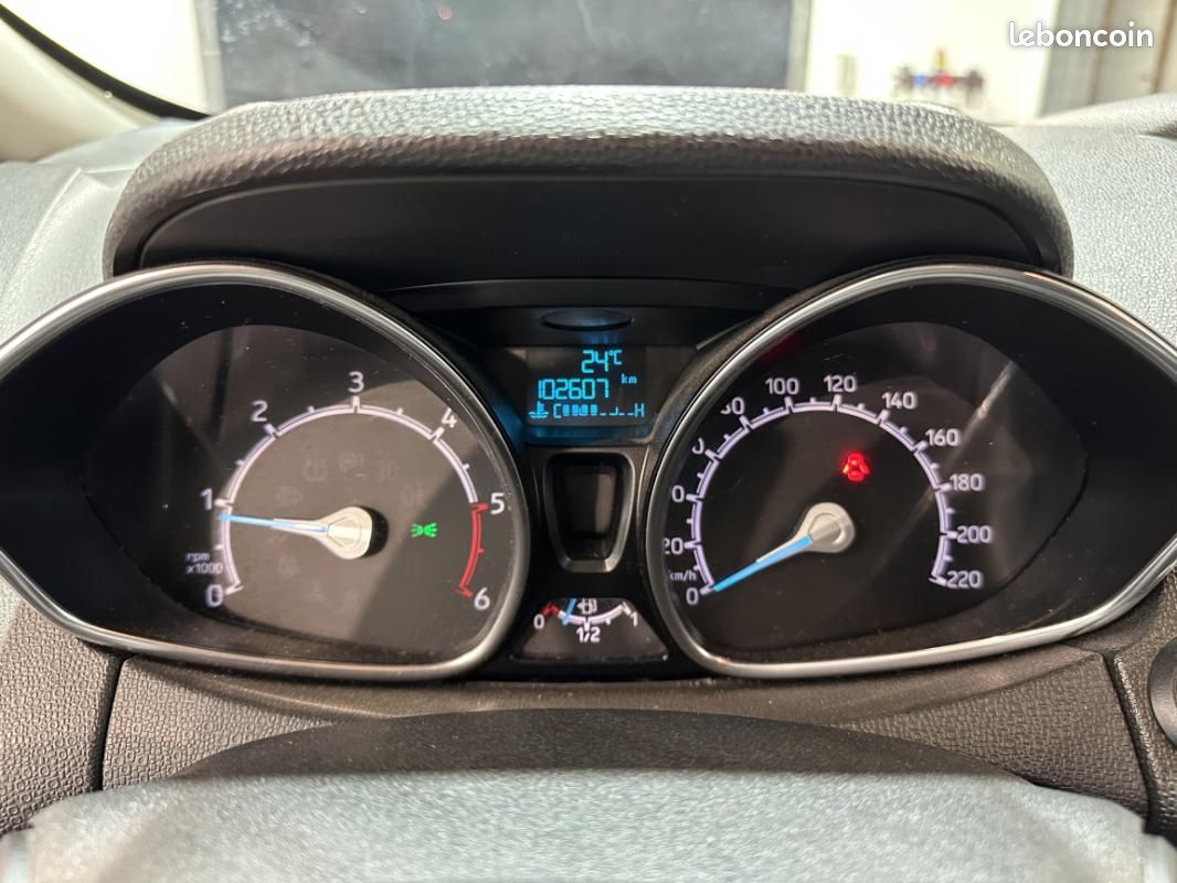 Ford EcoSport TDCi 95 Titanium (image 13)
