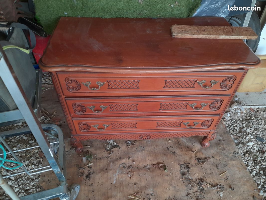 Commode (image 1)