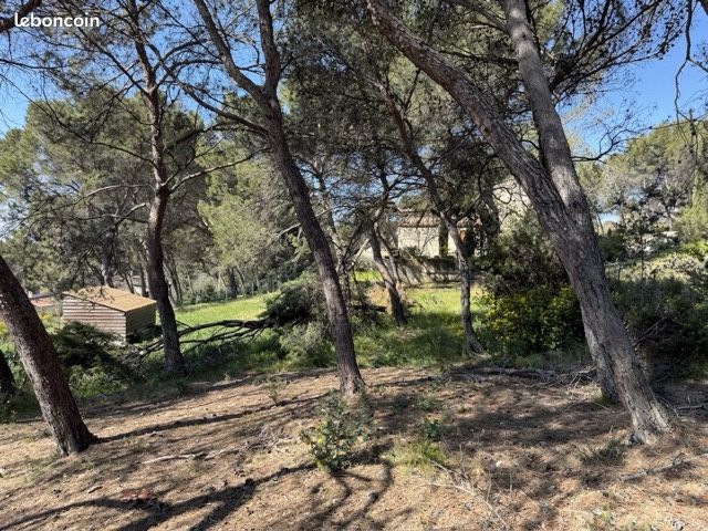 Terrain 941 m² · à Ventabren · 941 m² · 370 000 €