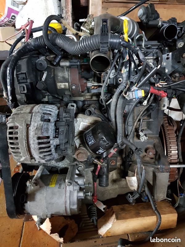 Moteur Renault complet k9k 1.5dci HS pour pieces (image 2)