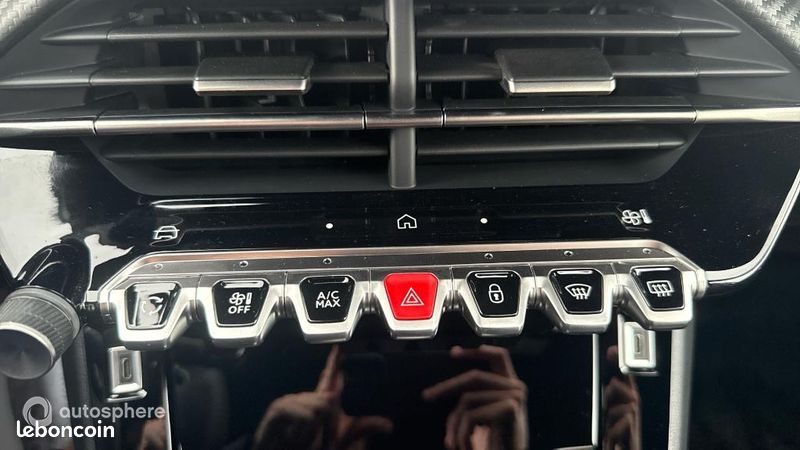 Peugeot 208 e-208 136ch GT (image 26)