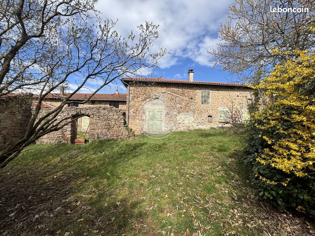 Maison 7 pièces 150 m² · à Longessaigne · 150 m² · 168 000 €