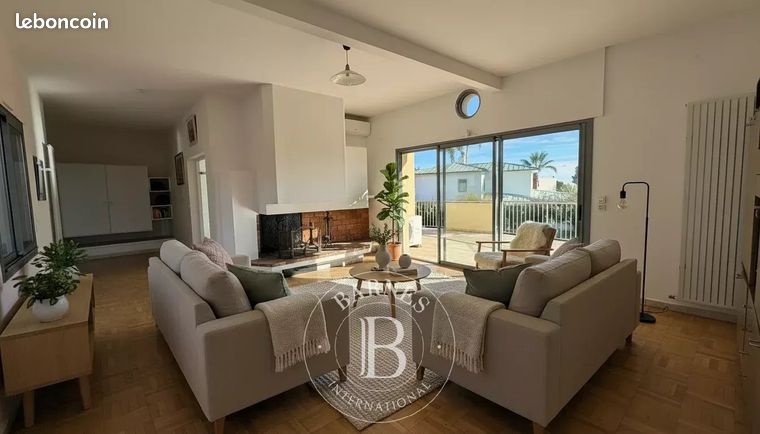 Propriété 6 pièces 202 m² — 3