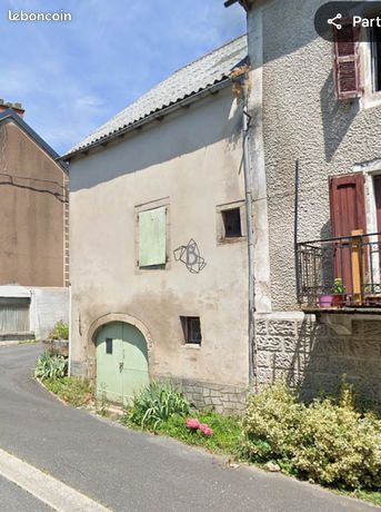 Parking/box 2 pièces 84 m²