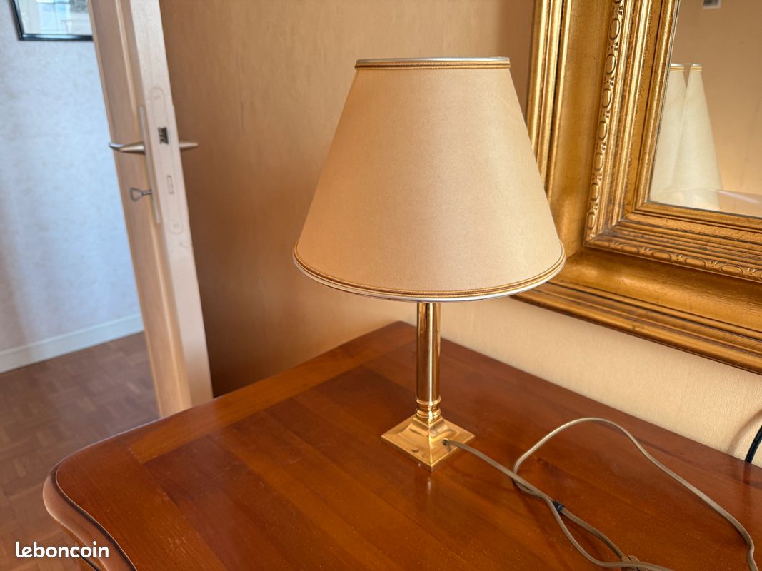 Lampe à pied laiton pour table / guéridon / table de chevet (image 1)