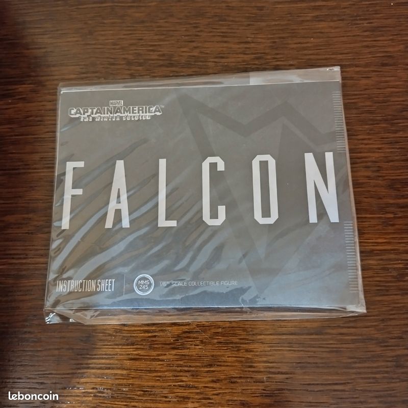 Figurine Hot Toys Falcon / The Winter Soldier - Sam Wilson MMS245 - 1/6 Neuve