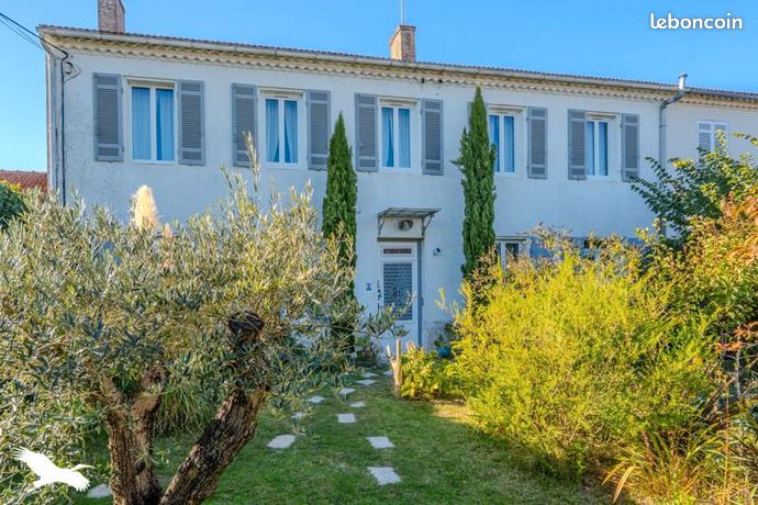 Maison 7 pièces 254 m²